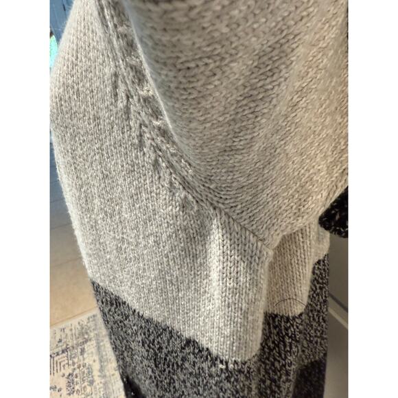 Torrid Black&White Color Block Knit Mid Length Open Cardigan Pockets Knit | EUC - Picture 6 of 11